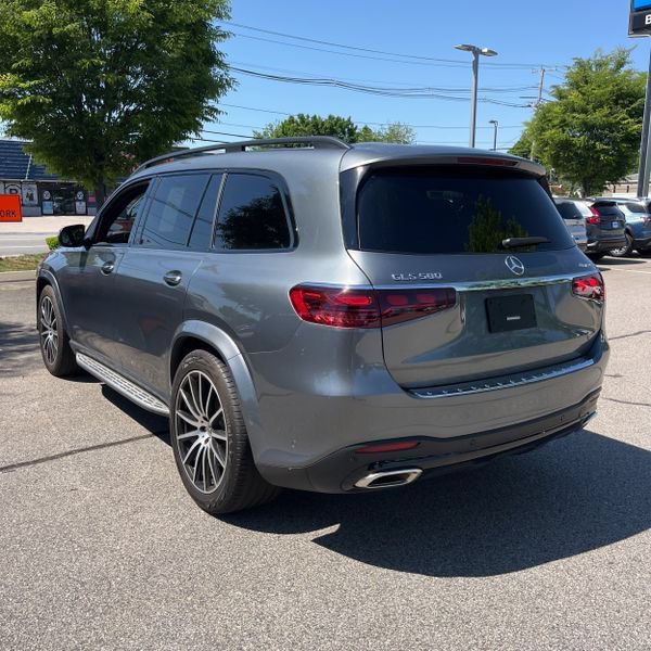 Used 2025 Mercedes-Benz GLS 580 4MATIC image 4