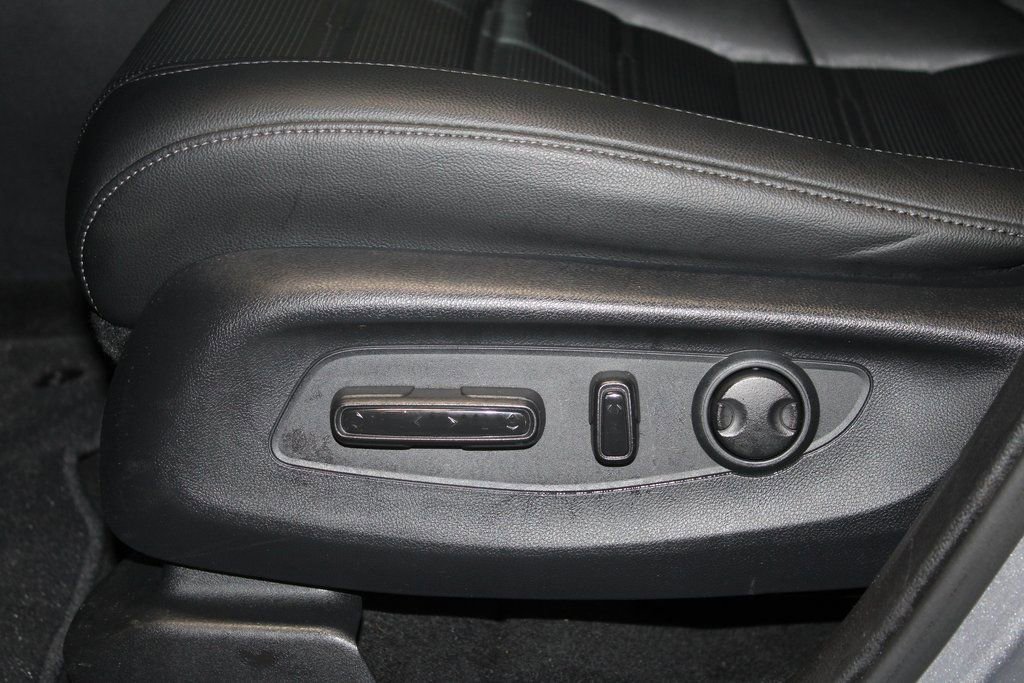 Used 2025 Honda CR-V EX-L image 13