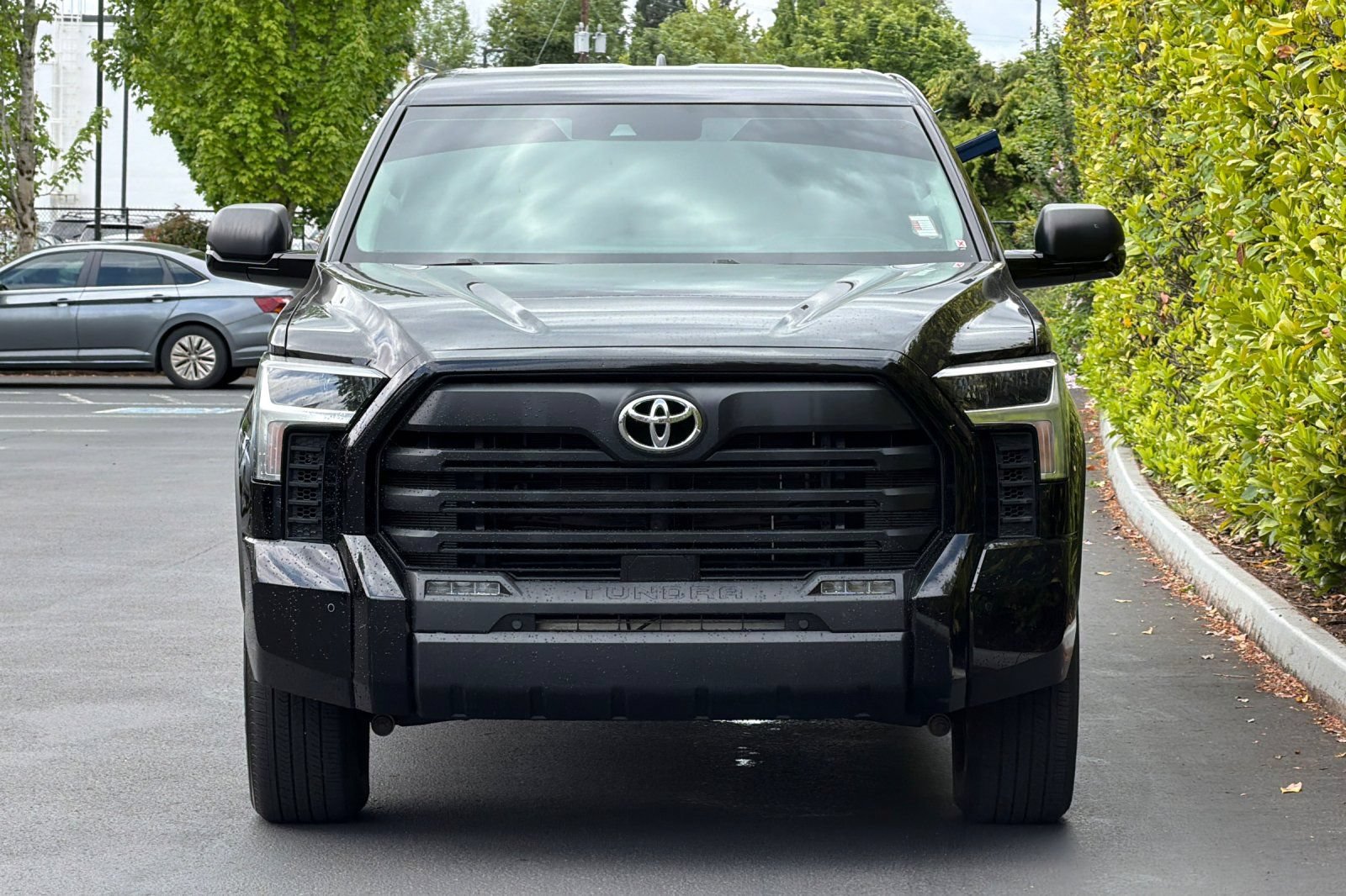 Used 2024 Toyota Tundra SR5 w/ SR5 Convenience Package AWD/4WD image 9