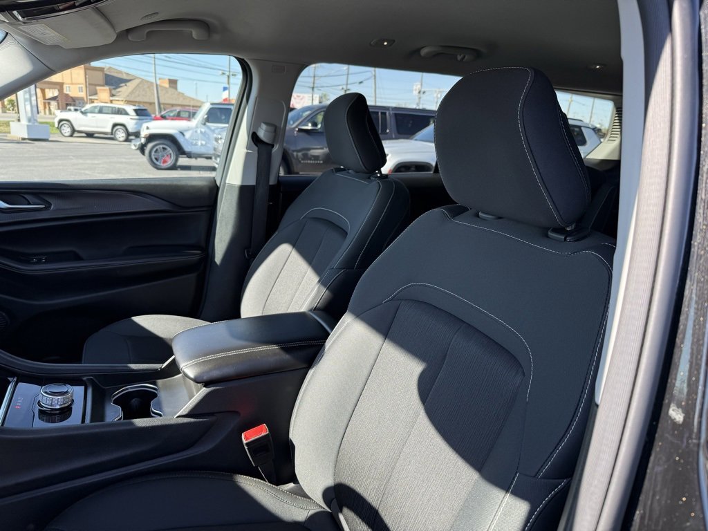 Used 2023 Jeep Grand Cherokee L Laredo image 17