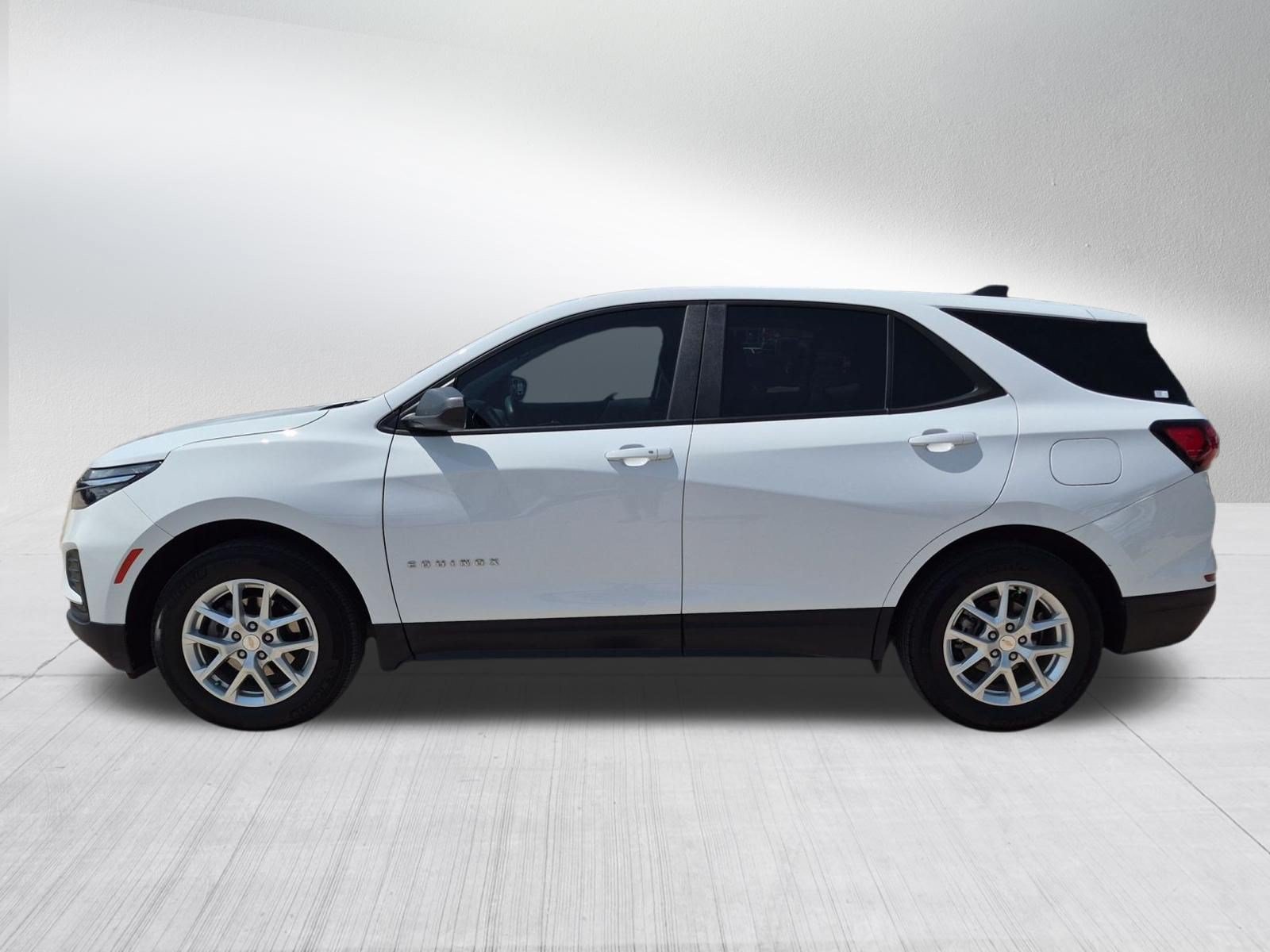 Certified 2024 Chevrolet Equinox LS w/ LS Convenience Package FWD image 3