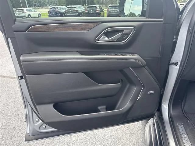 Used 2024 Chevrolet Tahoe Premier w/ Premium Package AWD/4WD image 8
