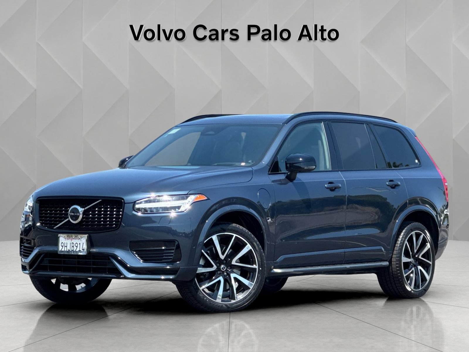 Certified 2023 Volvo XC90 T8 Ultimate AWD/4WD image 1