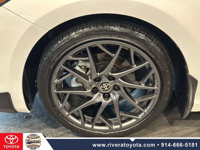 Used 2025 Toyota Camry SE w/ Convenience Package FWD image 11