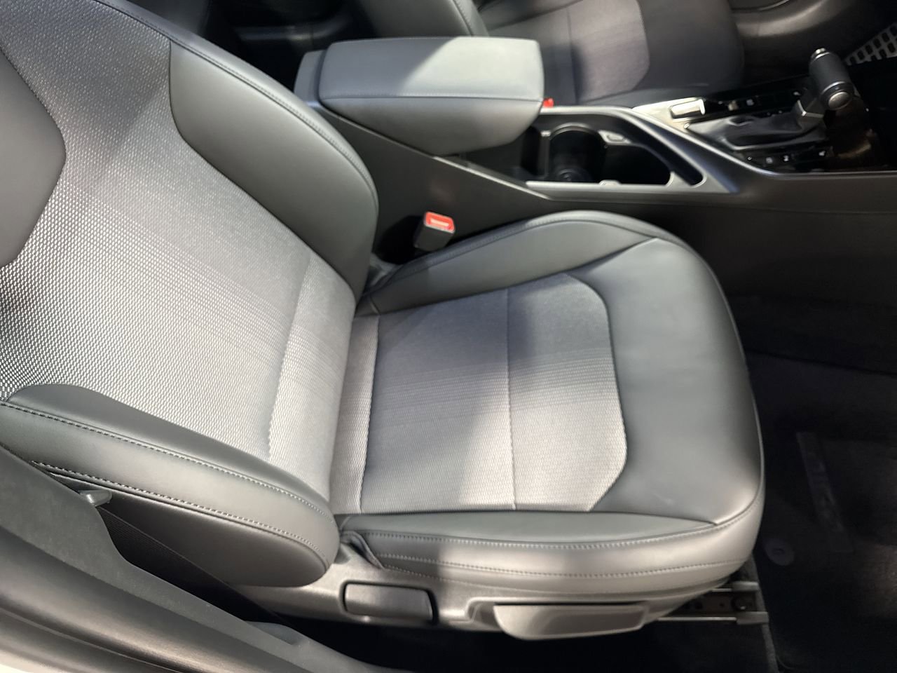 Certified 2025 Kia Niro EX Touring image 32