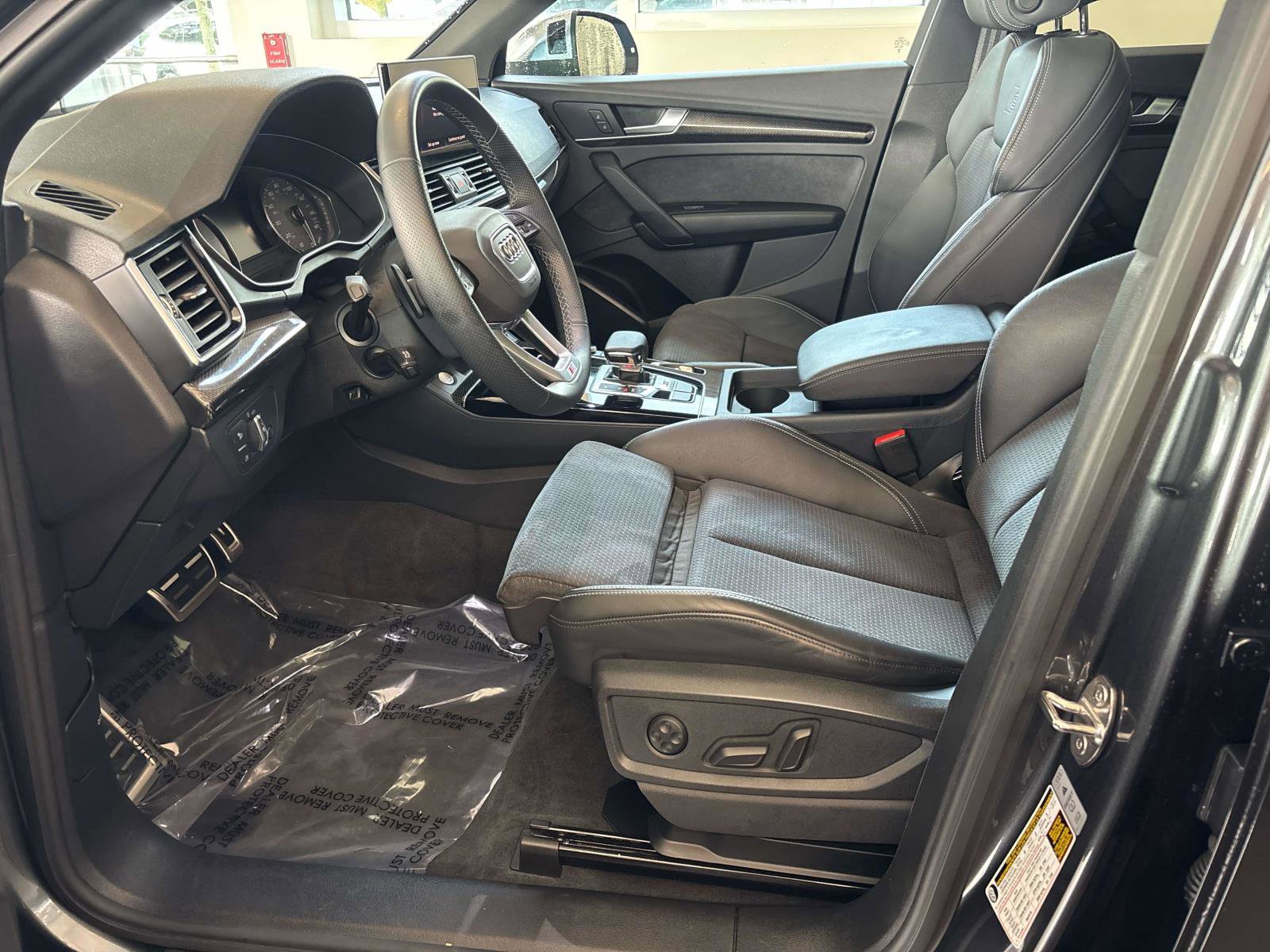 Used 2024 Audi SQ5 Premium w/ 21" Wheel Package image 8