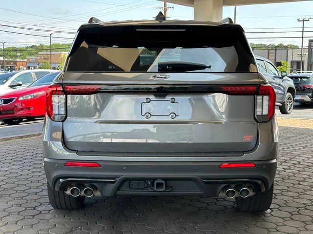 Used 2025 Ford Explorer ST AWD/4WD image 5