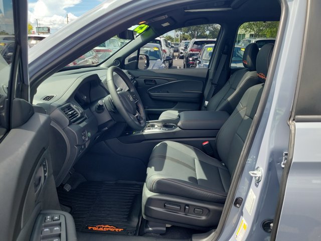 Certified 2025 Honda Passport TrailSport image 16