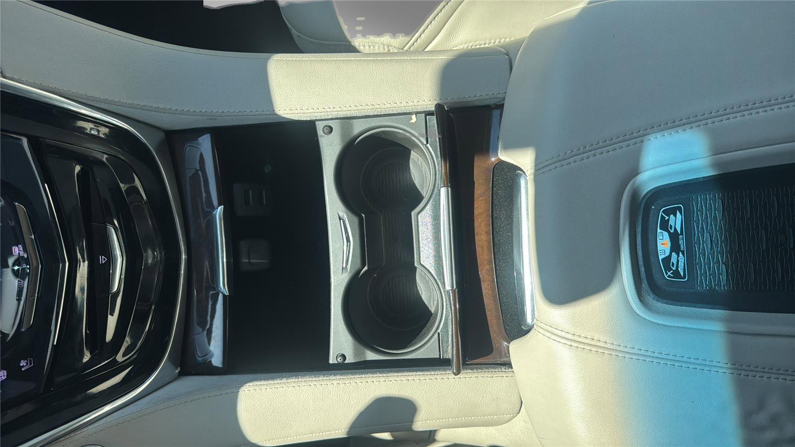 Used 2017 Cadillac Escalade 4WD w/ LPO, Radiant Package image 20