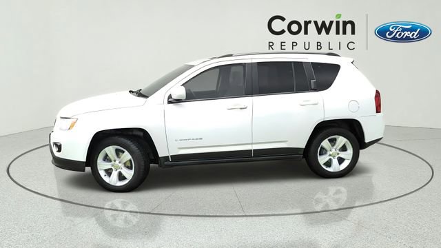 Used 2015 Jeep Compass High Altitude FWD image 2