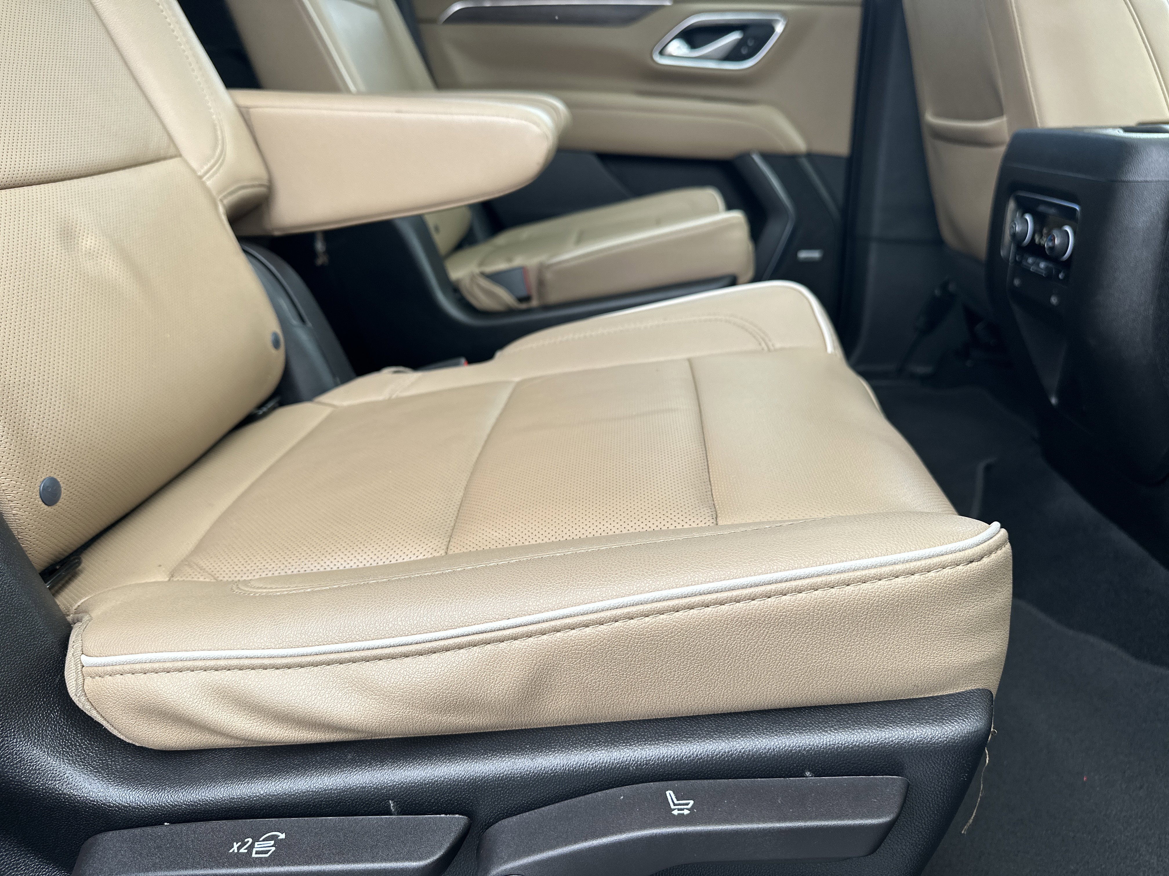 Certified 2023 Chevrolet Tahoe Premier w/ Premium Package 2 image 16