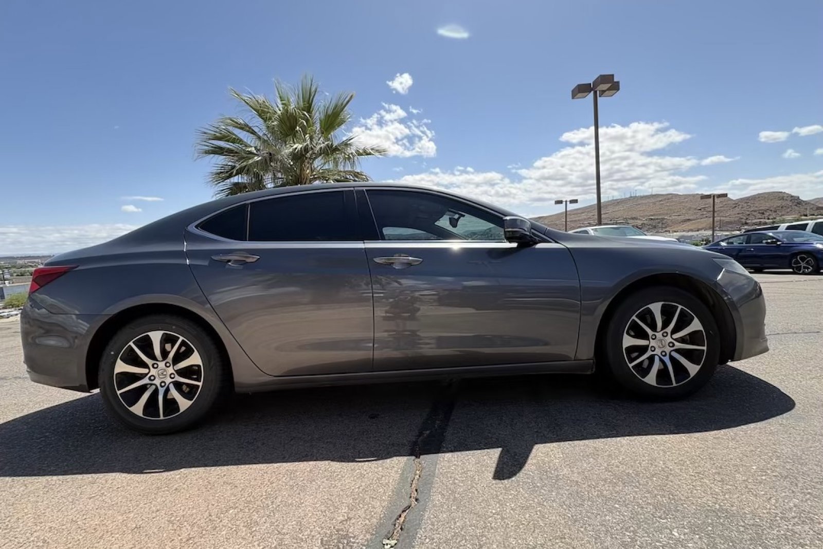 Used 2017 Acura TLX FWD image 6