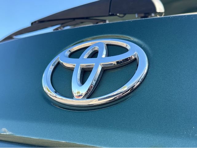 Used 2022 Toyota Corolla Cross XLE w/ Convenience Package image 43