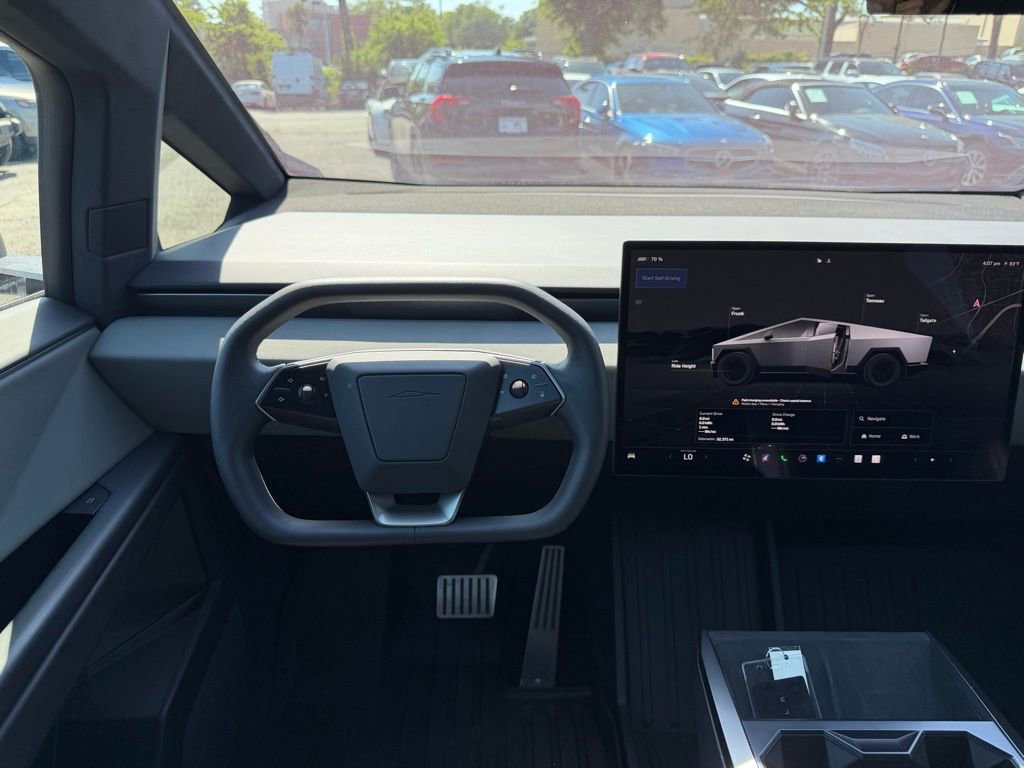 Used 2025 Tesla Cybertruck AWD Crew Cab image 27