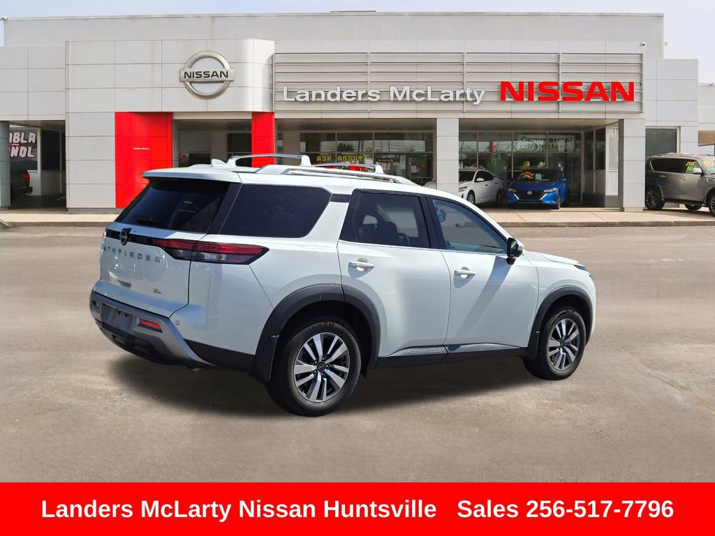 Used 2022 Nissan Pathfinder SL FWD image 3