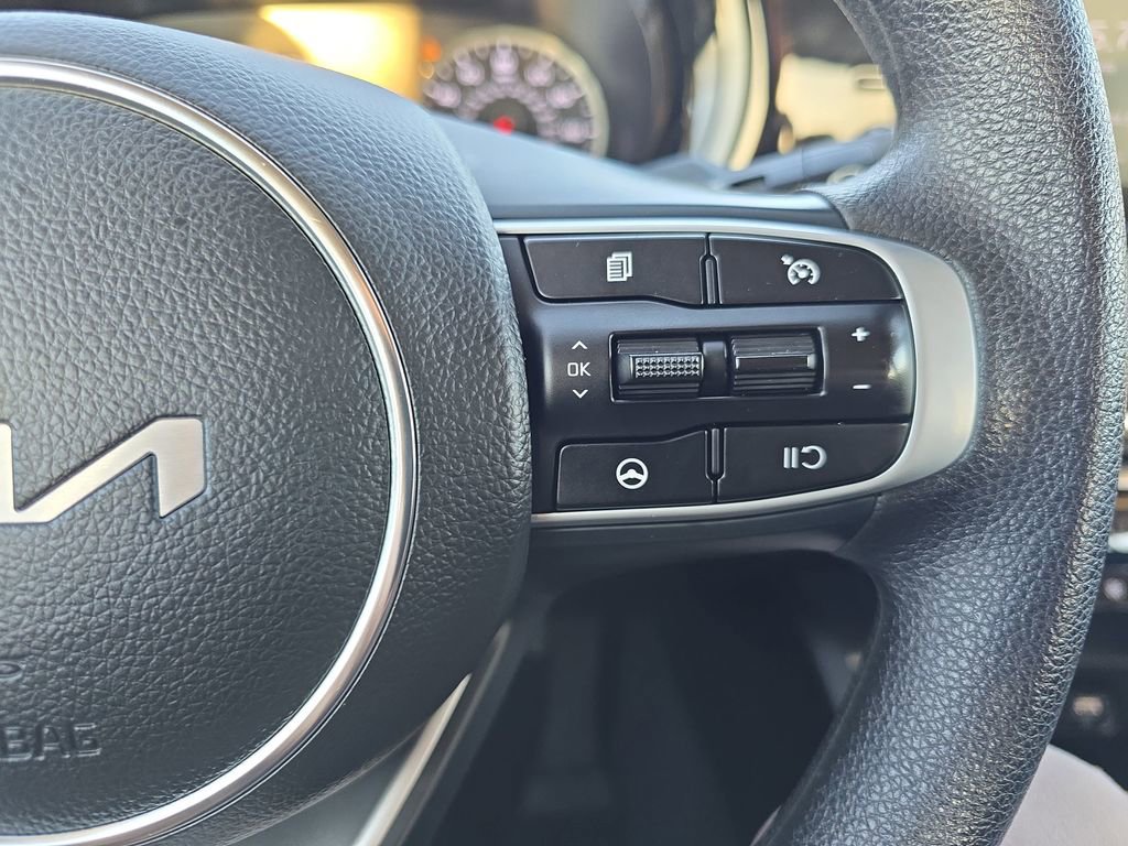 Used 2023 Kia K5 LXS image 17