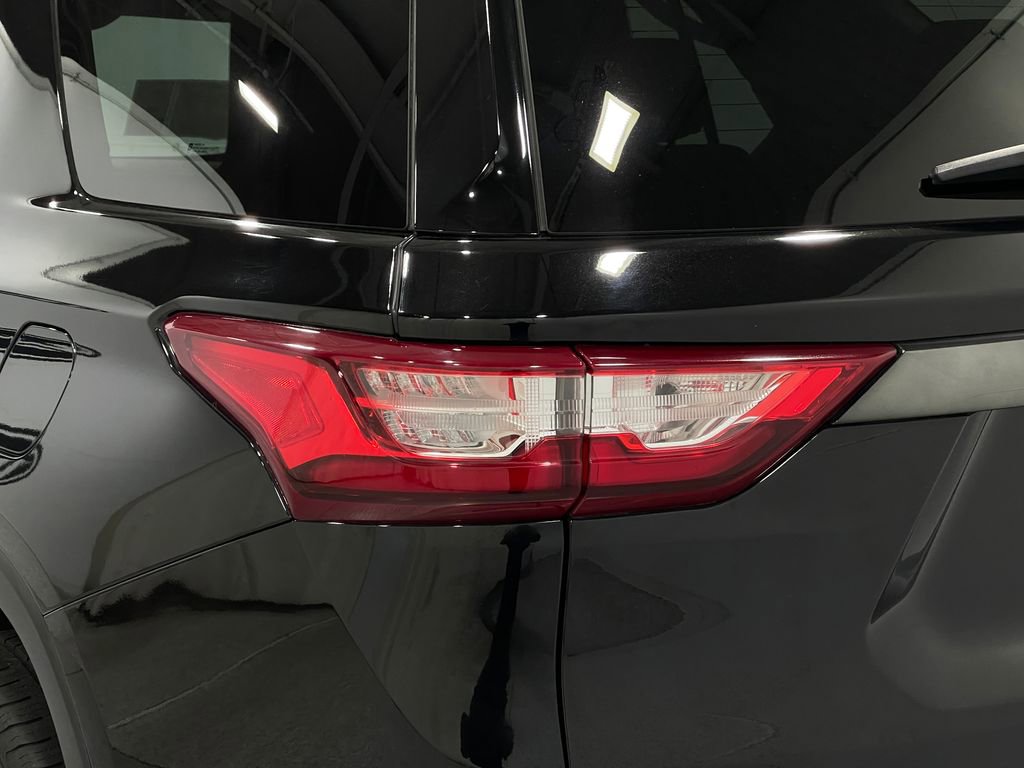 Used 2021 Chevrolet Traverse RS w/ LPO, 'HIT The Road' Package image 36