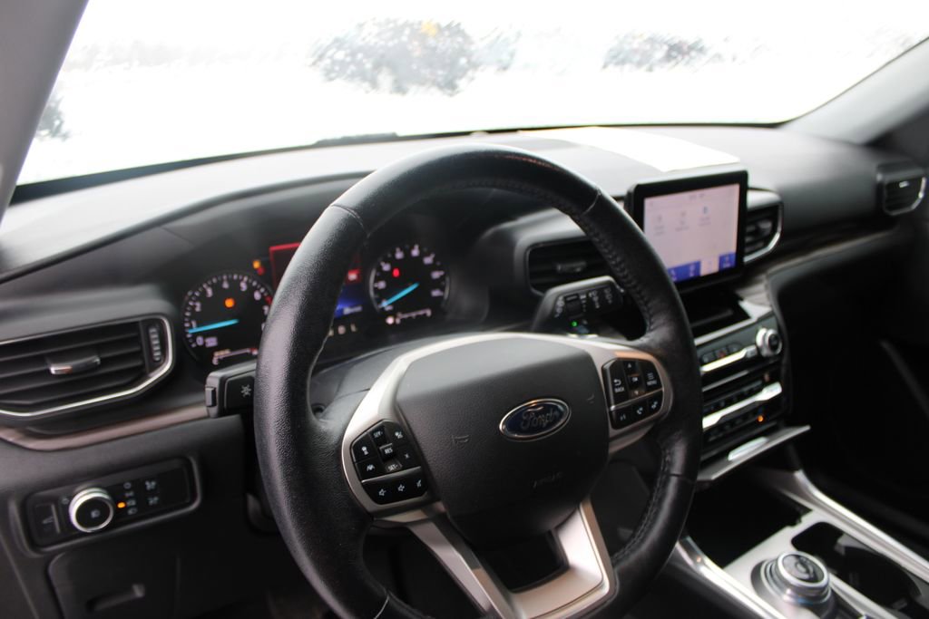 Used 2021 Ford Explorer Limited w/ Equipment Group 301A image 19