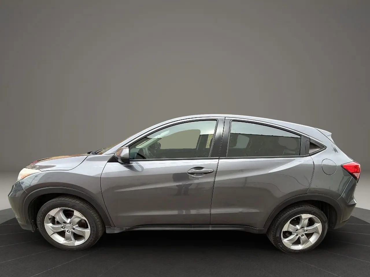 Used 2017 Honda HR-V LX image 8