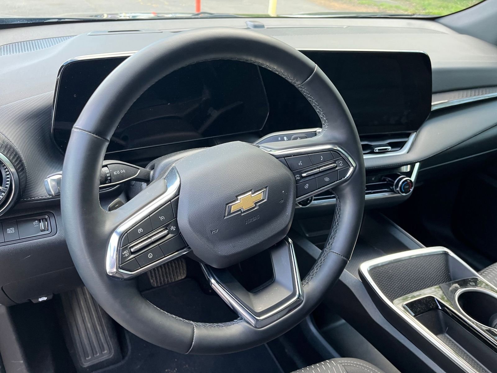 Used 2025 Chevrolet Equinox LT FWD image 28