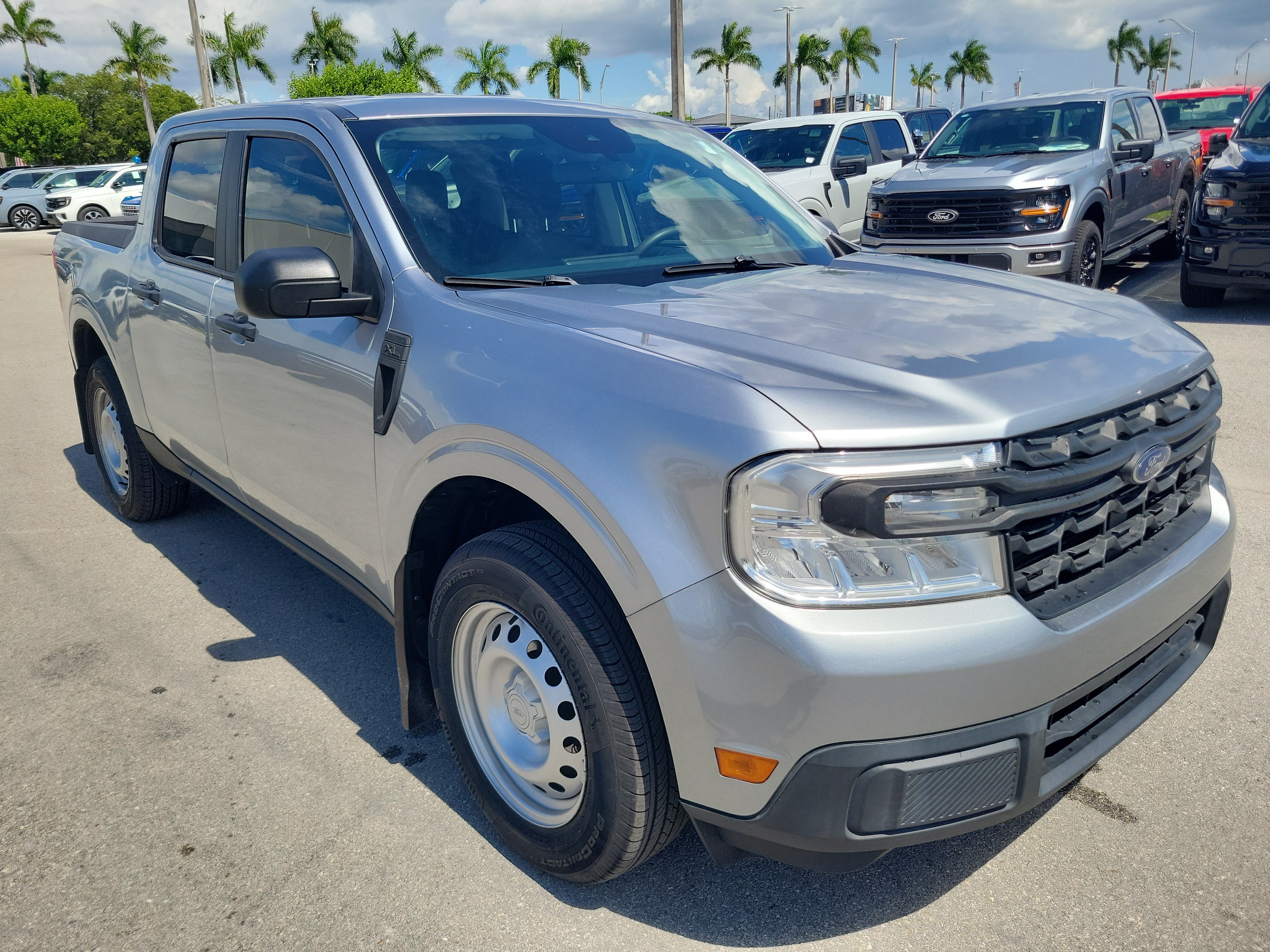 Used 2022 Ford Maverick XL FWD image 3