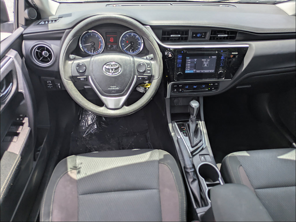 Used 2017 Toyota Corolla LE FWD image 11