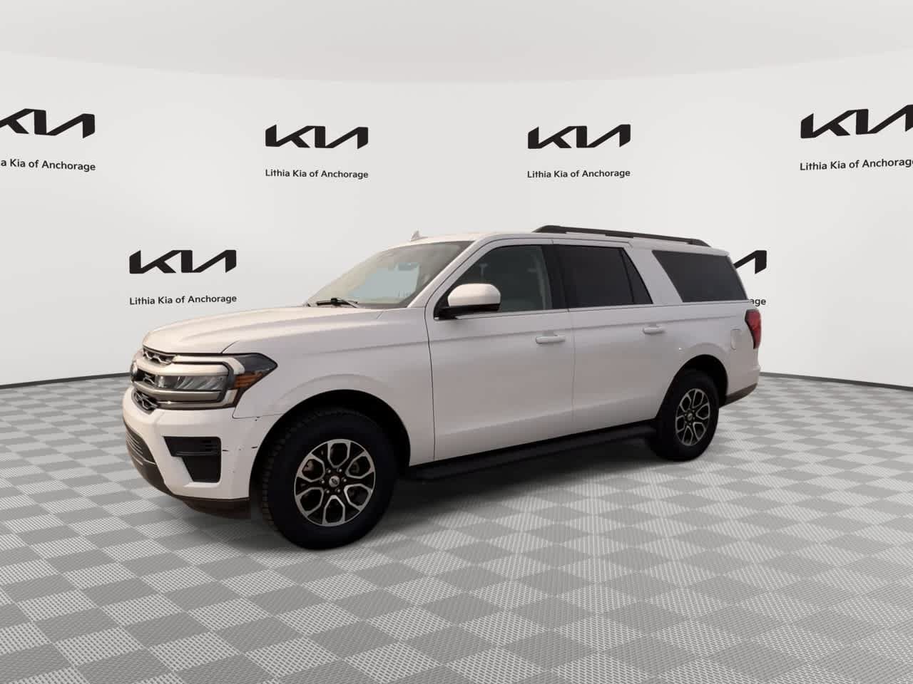 Used 2024 Ford Expedition Max XLT AWD/4WD image 4