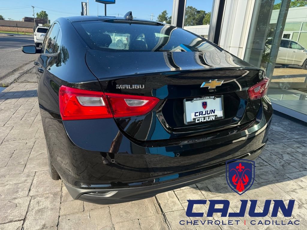 Used 2025 Chevrolet Malibu LT FWD image 3