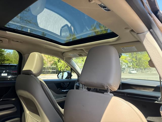 Used 2022 Lincoln Corsair Reserve w/ Elements Package AWD/4WD image 38