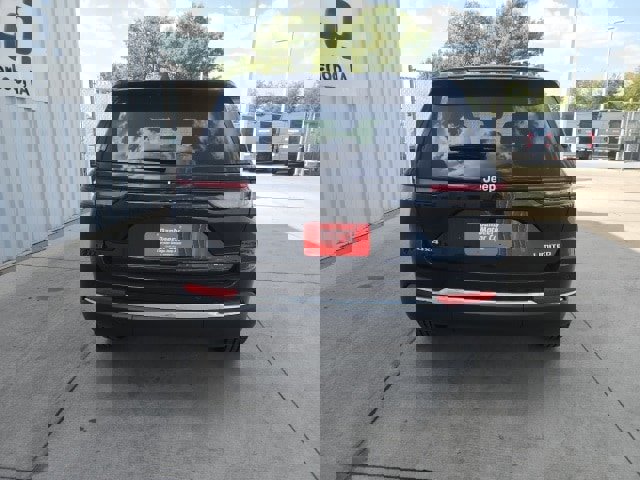 New 2025 Jeep Grand Cherokee Limited image 24