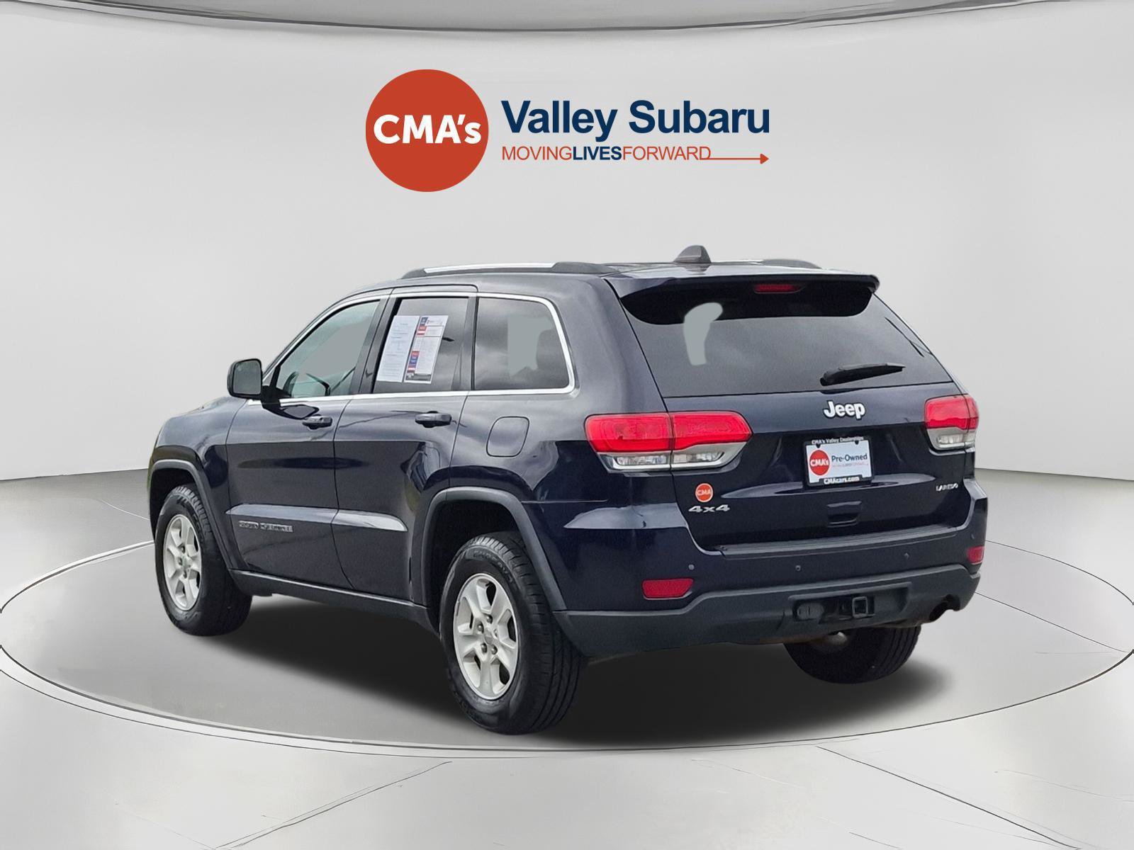 Used 2017 Jeep Grand Cherokee Laredo w/ Quick Order Package 23E AWD/4WD image 3