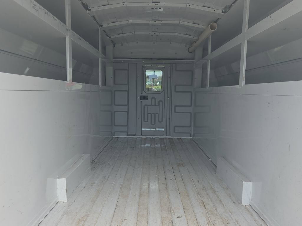 Used 2024 Ford E-450 and Econoline 450 Super Duty w/ Power Windows & Locks Group RWD image 6