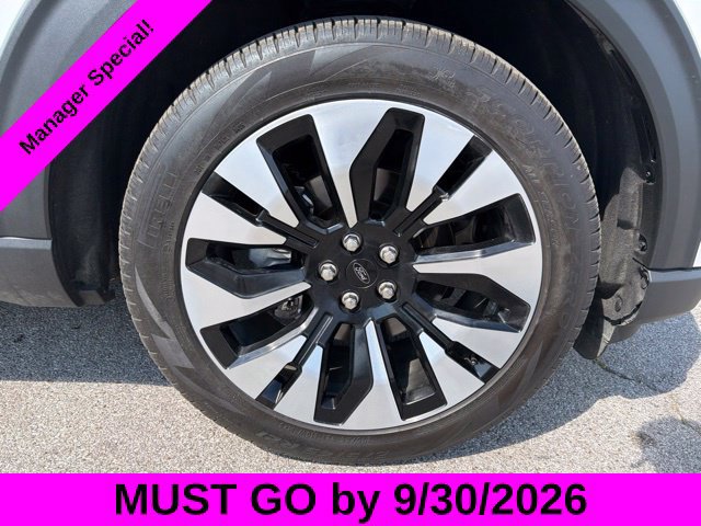 Used 2025 Ford Explorer Platinum w/ LUX Leather Package AWD/4WD image 15