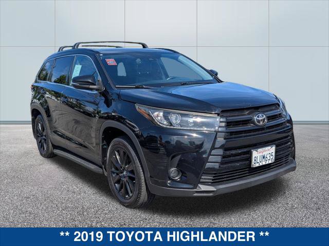Used 2019 Toyota Highlander SE w/ Carpet Mat Package (TMS) image 7