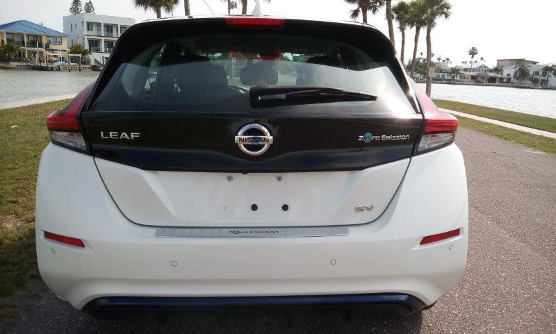 Used 2020 Nissan Leaf SV w/ SV Technology Package FWD image 5