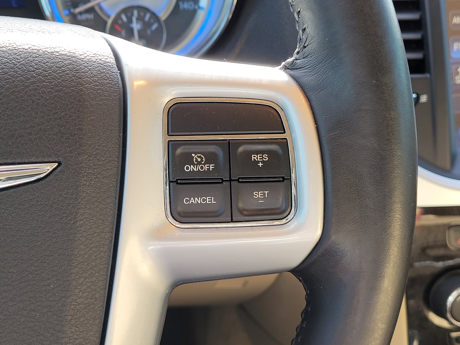 Used 2012 Chrysler 300 Limited image 23