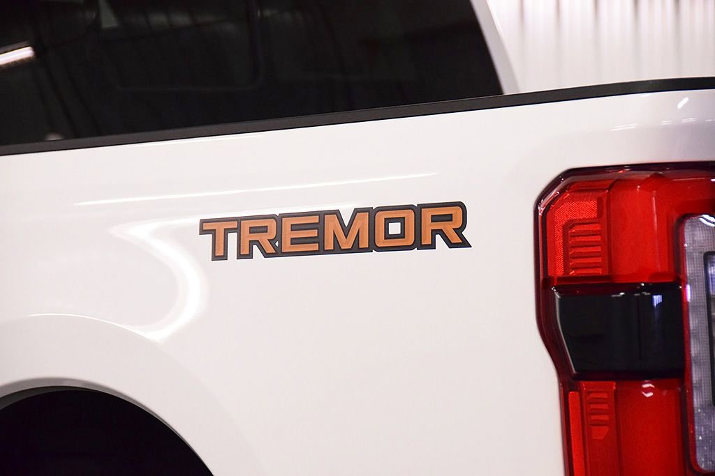Used 2024 Ford F350 Platinum w/ Tremor Off-Road Package image 7