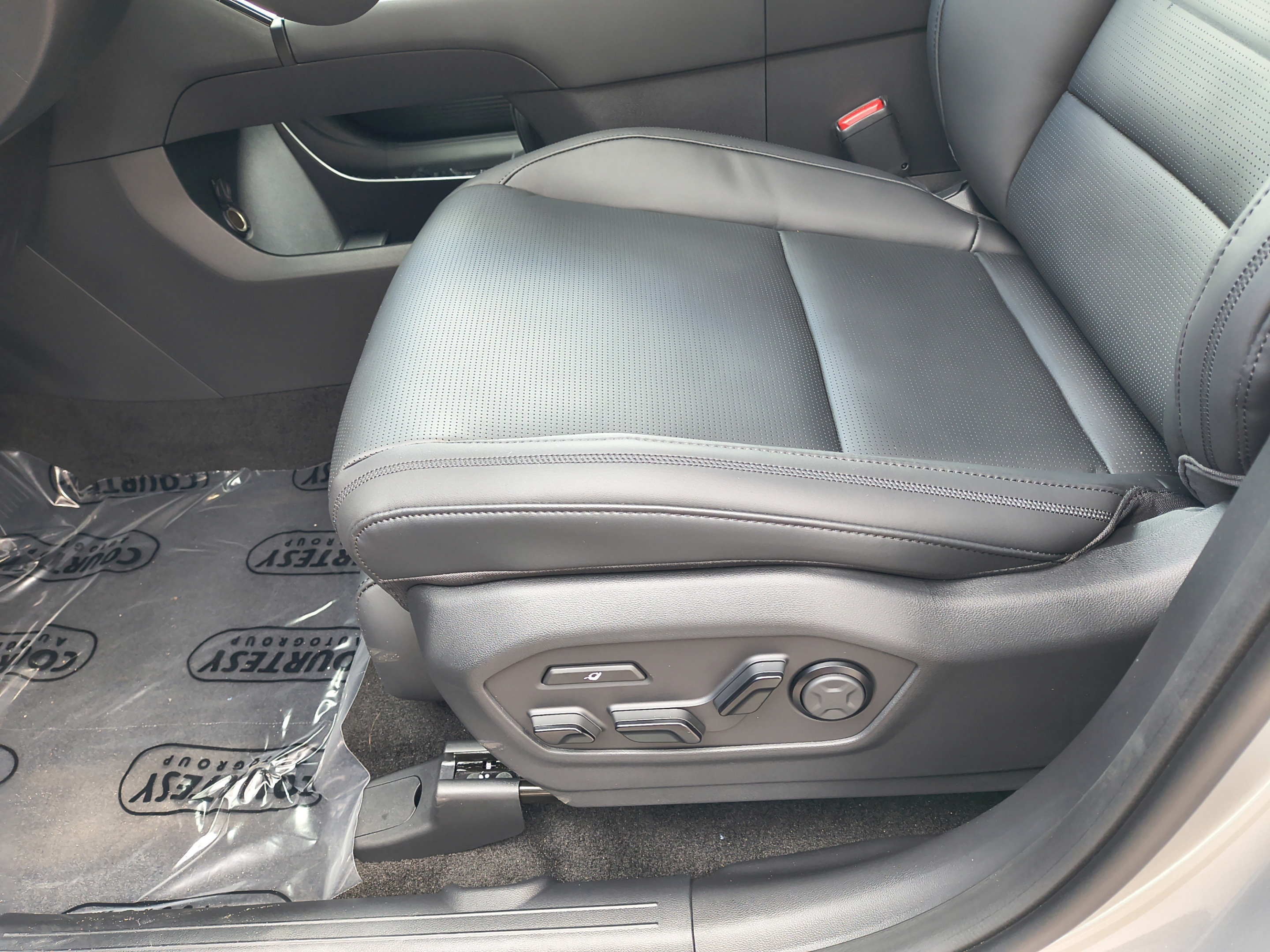 New 2027 Hyundai Santa Fe Calligraphy FWD image 21