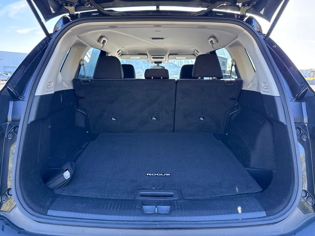 Used 2023 Nissan Rogue SV AWD/4WD image 19