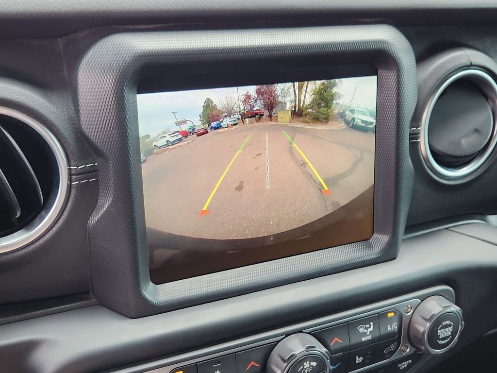 Used 2023 Jeep Wrangler Unlimited Sahara w/ Cold Weather Group AWD/4WD image 9