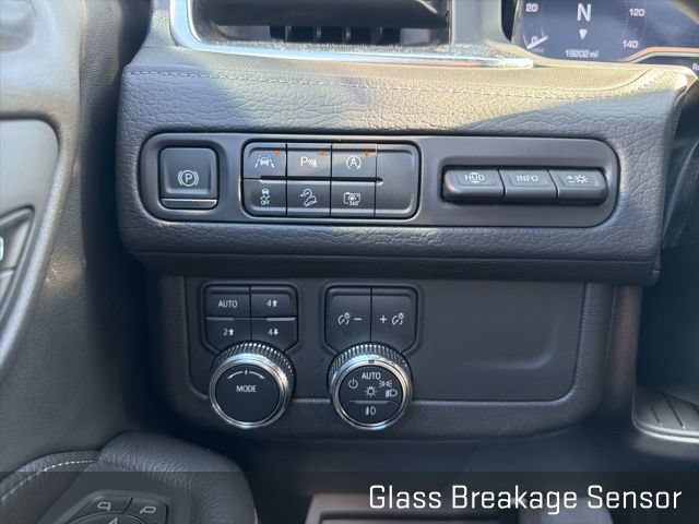 Used 2024 GMC Yukon XL Denali AWD/4WD image 44