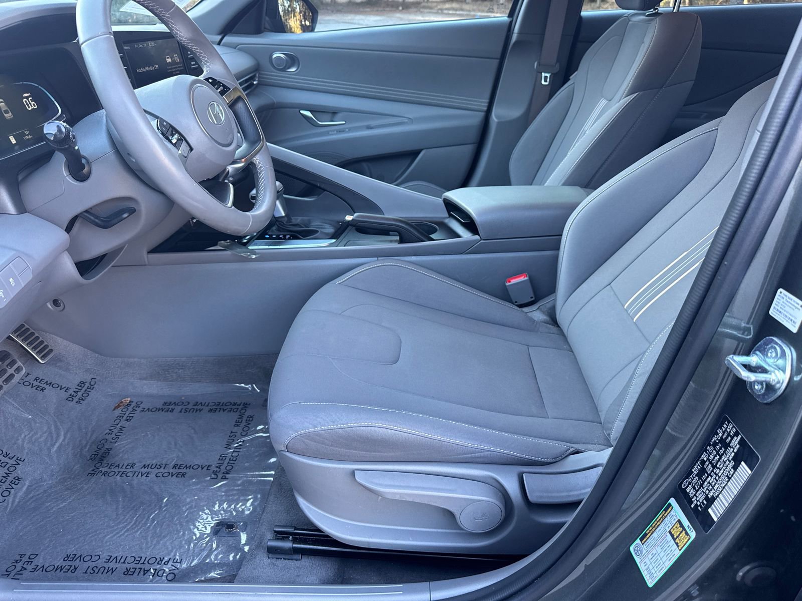 Used 2025 Hyundai Elantra Sport image 9