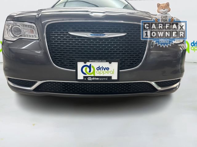 Used 2022 Chrysler 300 Touring image 14