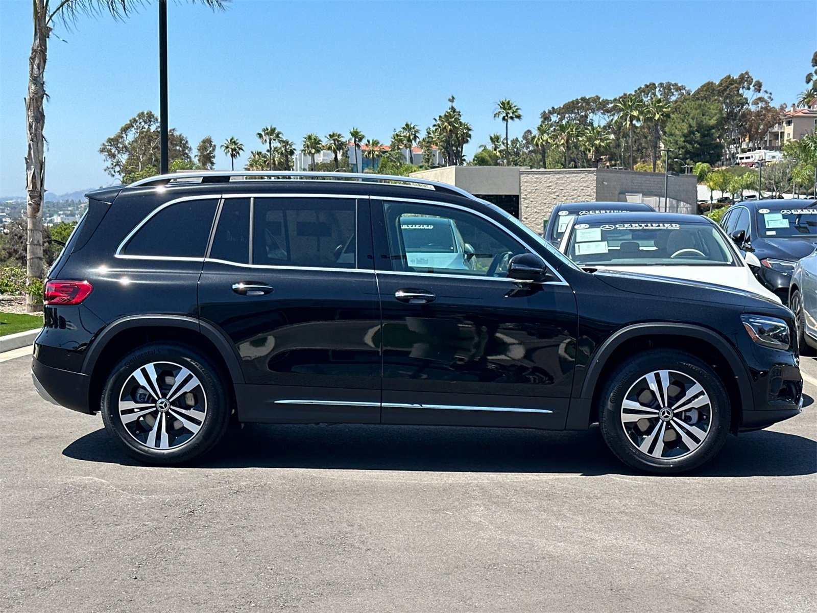 New 2025 Mercedes-Benz GLB 250 4MATIC image 2