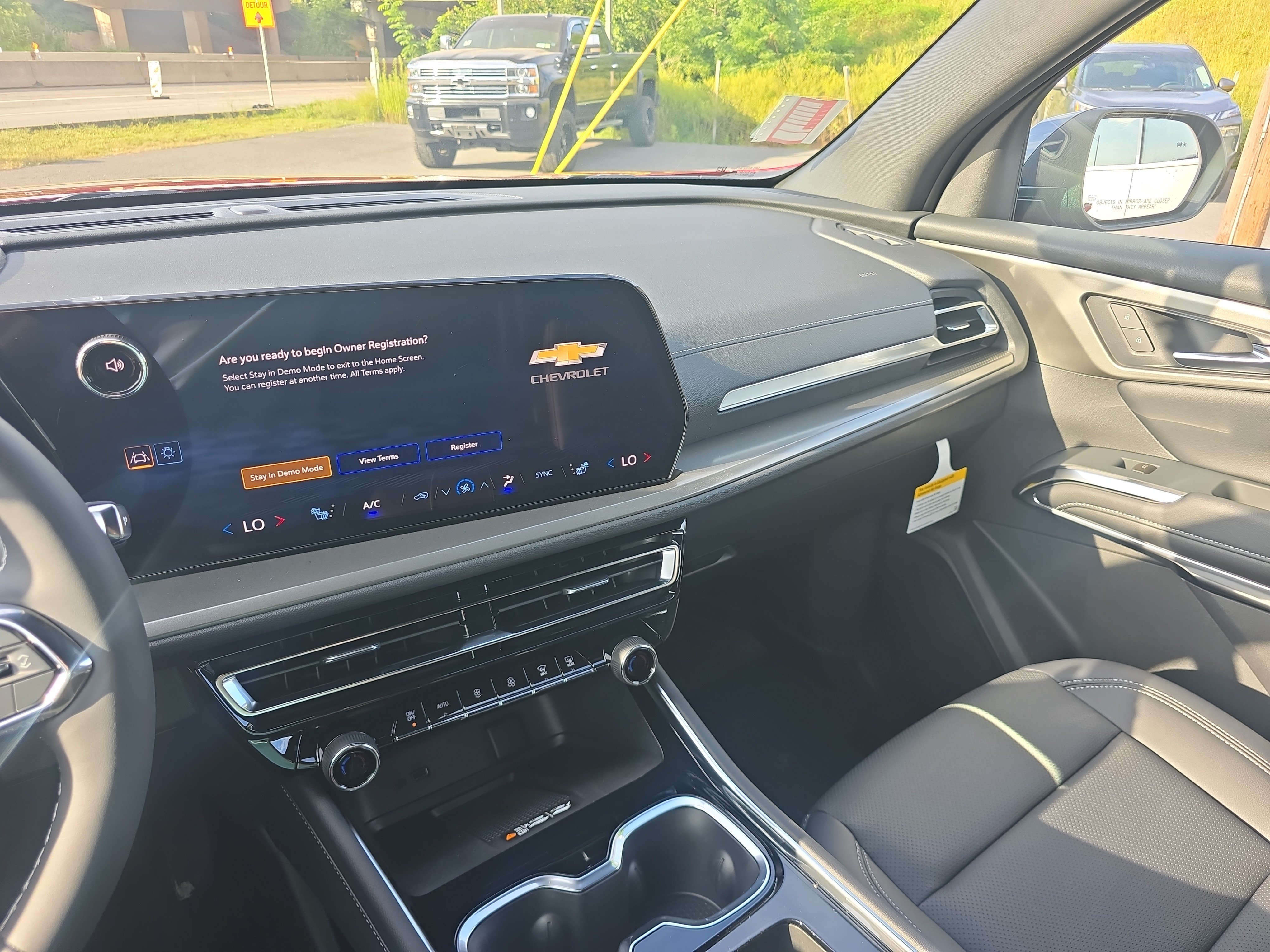 New 2027 Chevrolet Traverse LT w/ Driver Confidence Package AWD/4WD image 22