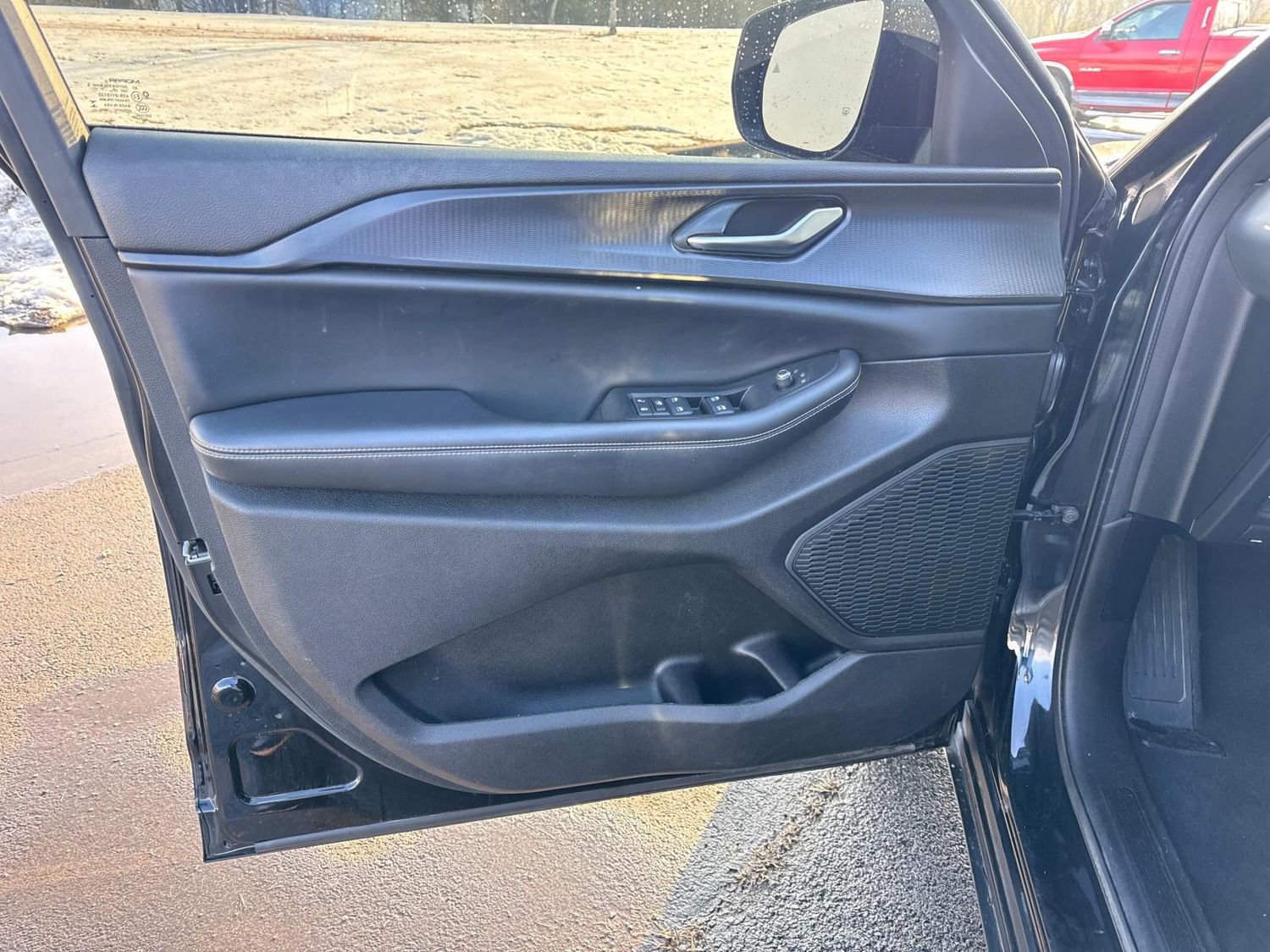 Used 2023 Jeep Grand Cherokee L Altitude image 22