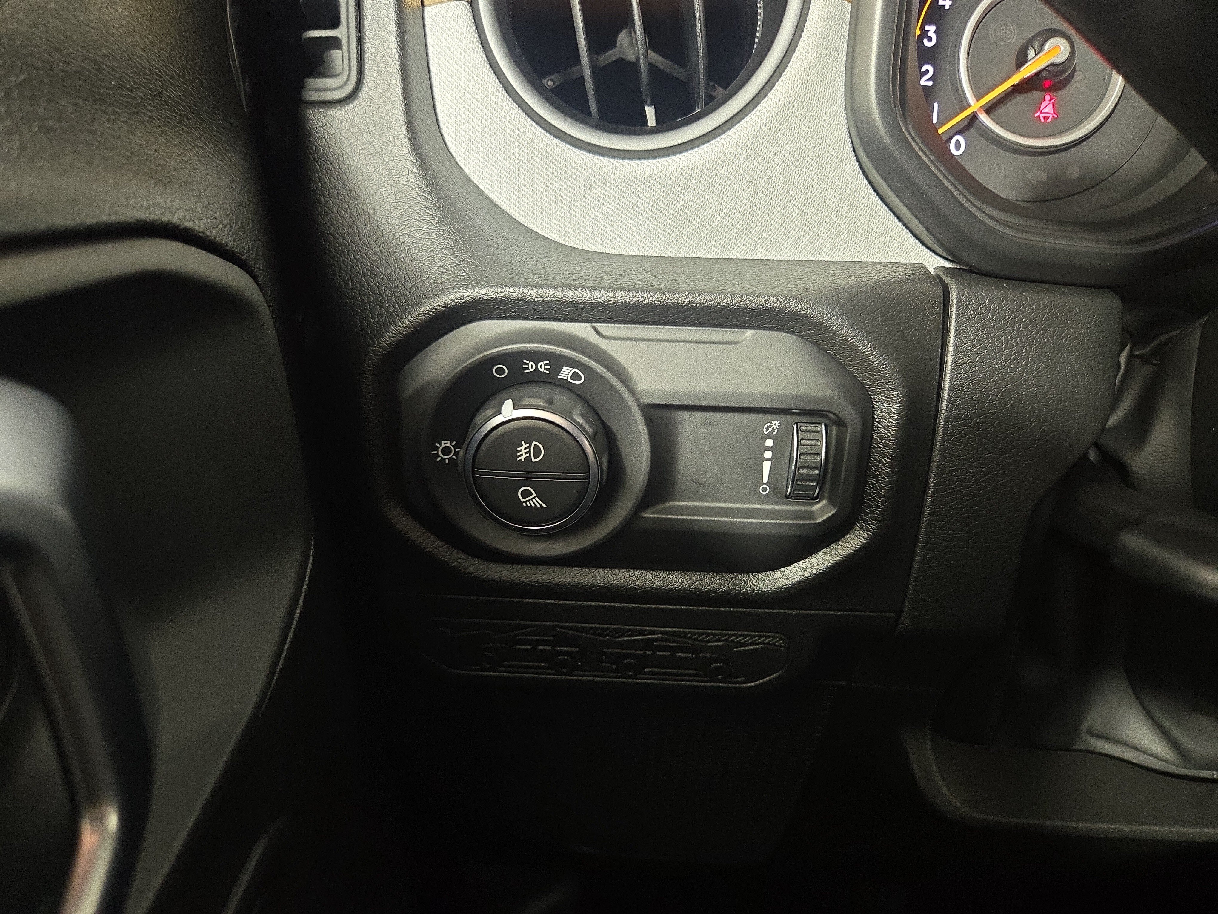 Certified 2026 Jeep Gladiator Sport AWD/4WD image 29