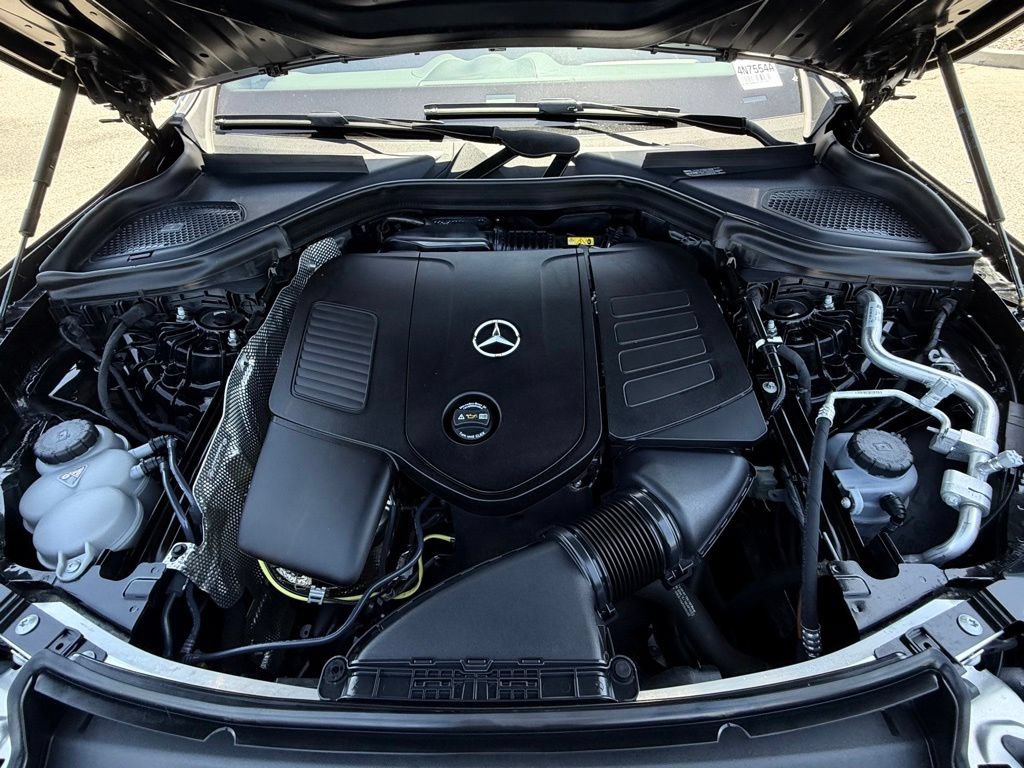 Used 2025 Mercedes-Benz GLC 300 4MATIC image 32