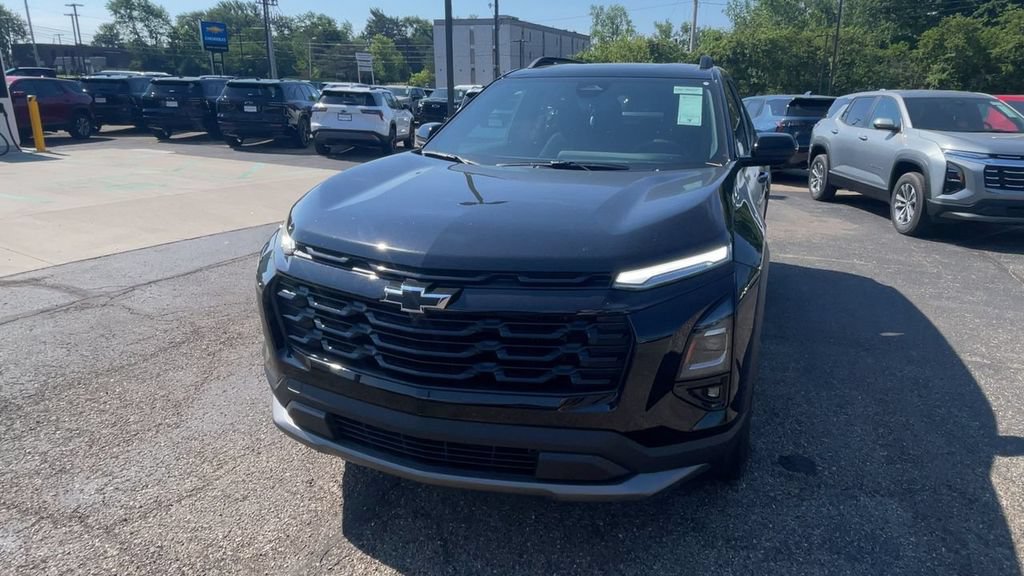 New 2026 Chevrolet Equinox LT w/ Convenience Package II AWD/4WD image 5