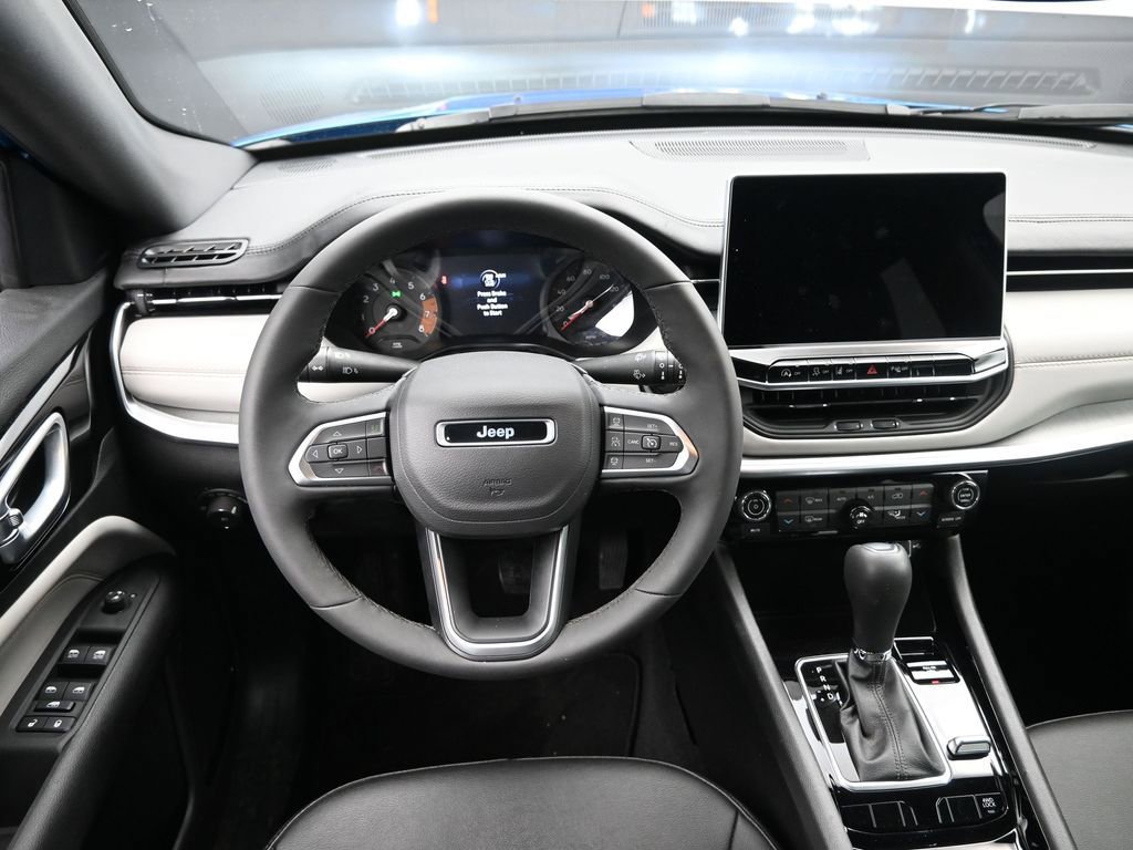 Used 2026 Jeep Compass Limited image 23